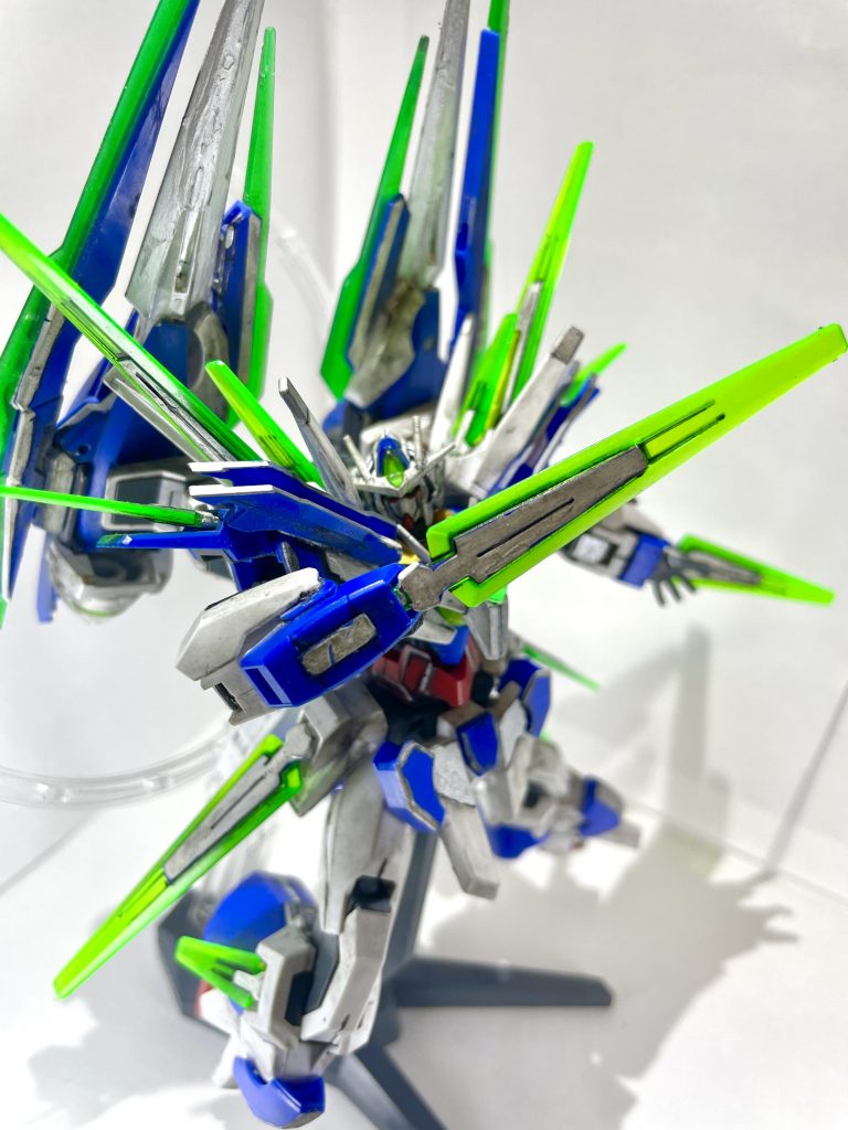 ビームサーベル系は無くCファンネル装備で近接