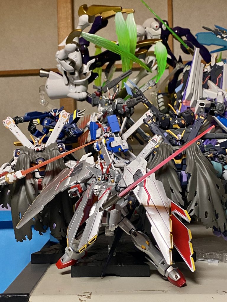 我が家のクロスボーンシリーズ集合。ファントムあたりキット化して欲しいですねぇ・・・。