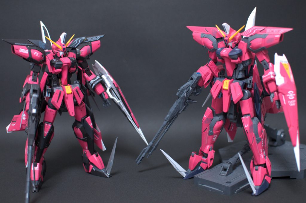 昔作った素組(右)と比較。