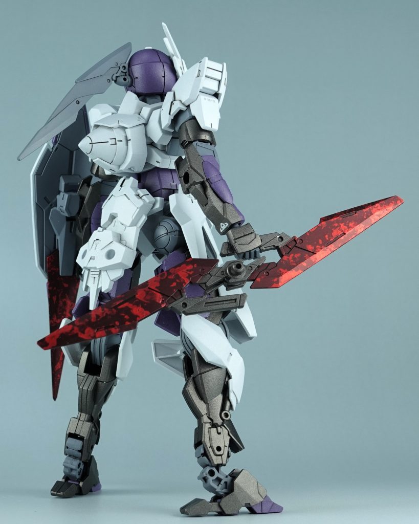 背面。スピナティオ(忍者)の余りパーツをディティールアップに活用トランジェントのGNドライブに干渉する部分はカットしてしまいました