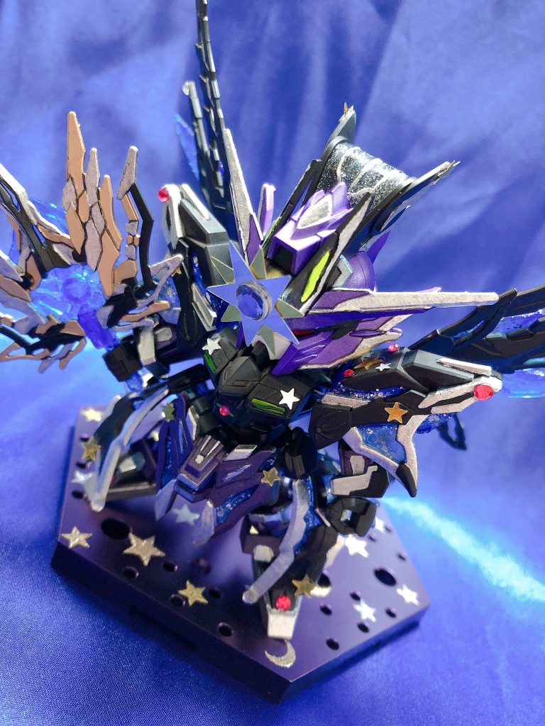 そして、台座もしっかり作ってました! 台座はアメジストパープルとゆう塗料を使っていたのですが、この発色は凄く綺麗だと思いました!