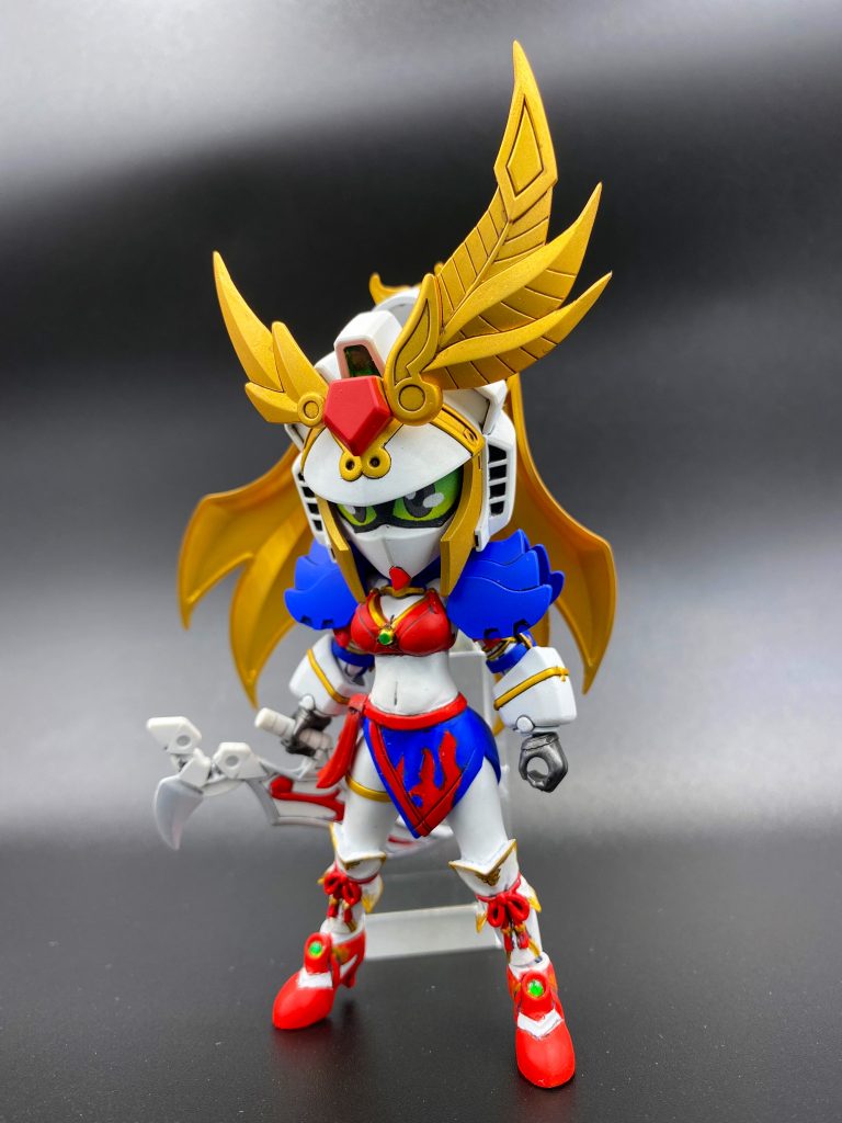 額と足のグリーン部分はオーロラシールを貼った後UVレジンで。胸の方はメタルビーズと伸ばしランナーで作りました。瞳はPCで描いた物をプリンターで出力して両面テープで貼っています。