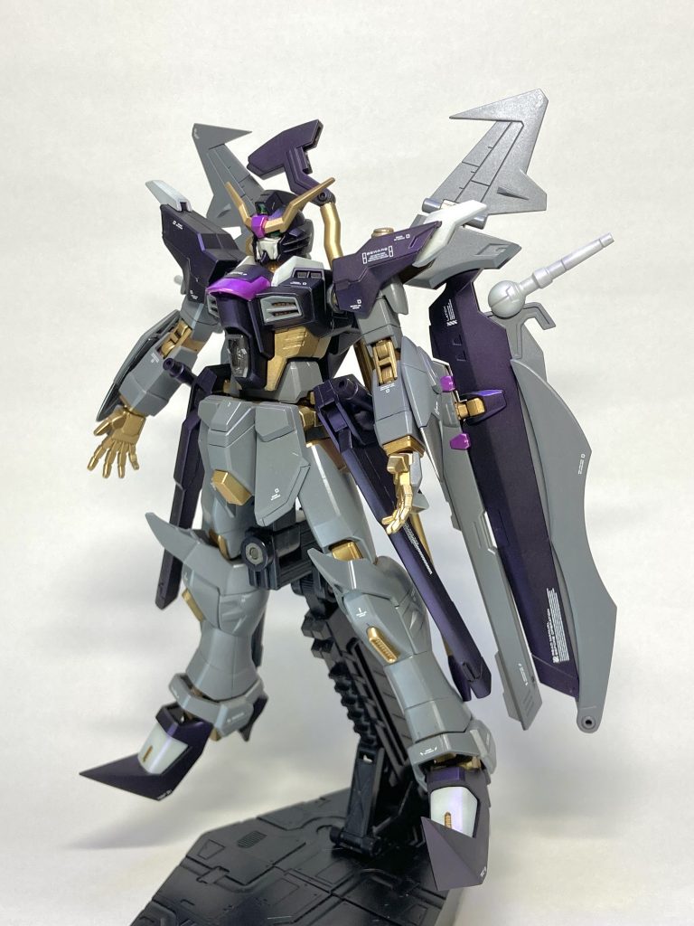 ラヴストライカーの羽根をひっくり返してノワールストライカー風に。こちらの方がストレートにカッコいいですね。