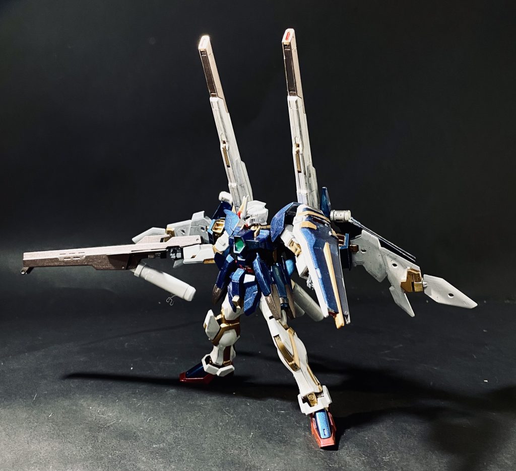 ウイングがでかいですが一応自立するバランスにしてあります。