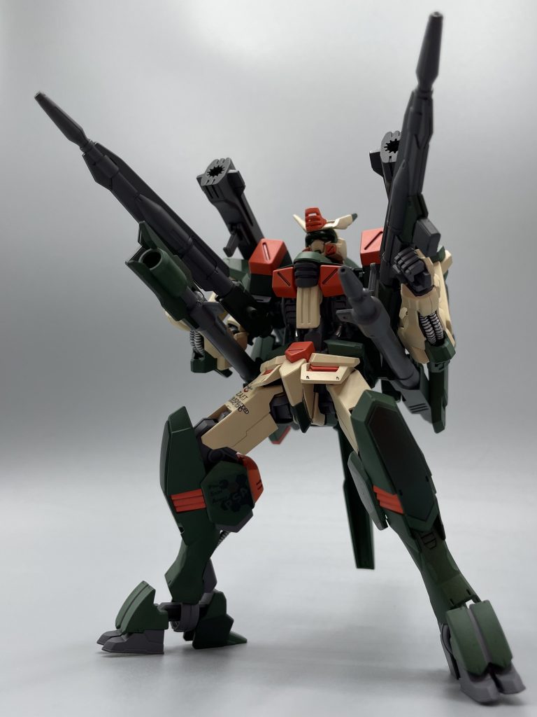 フルバーストモード!!自分で言うのもあれですが、カッコいい✨塗り分けも頑張った甲斐がありました! これでSEED一期の初期5機のガンダムフレーム化が完成です!!5機並べての撮影もそのうちしたいと思います(✽´ཫ`✽)