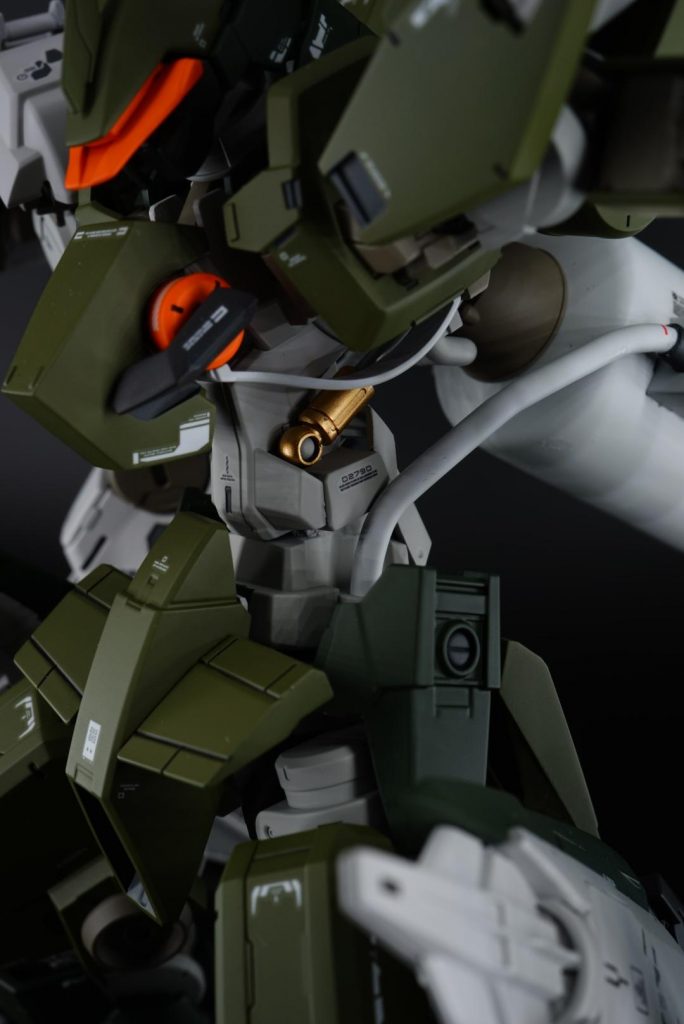 腰部はジャンクパーツを使い10mm程延長しました。