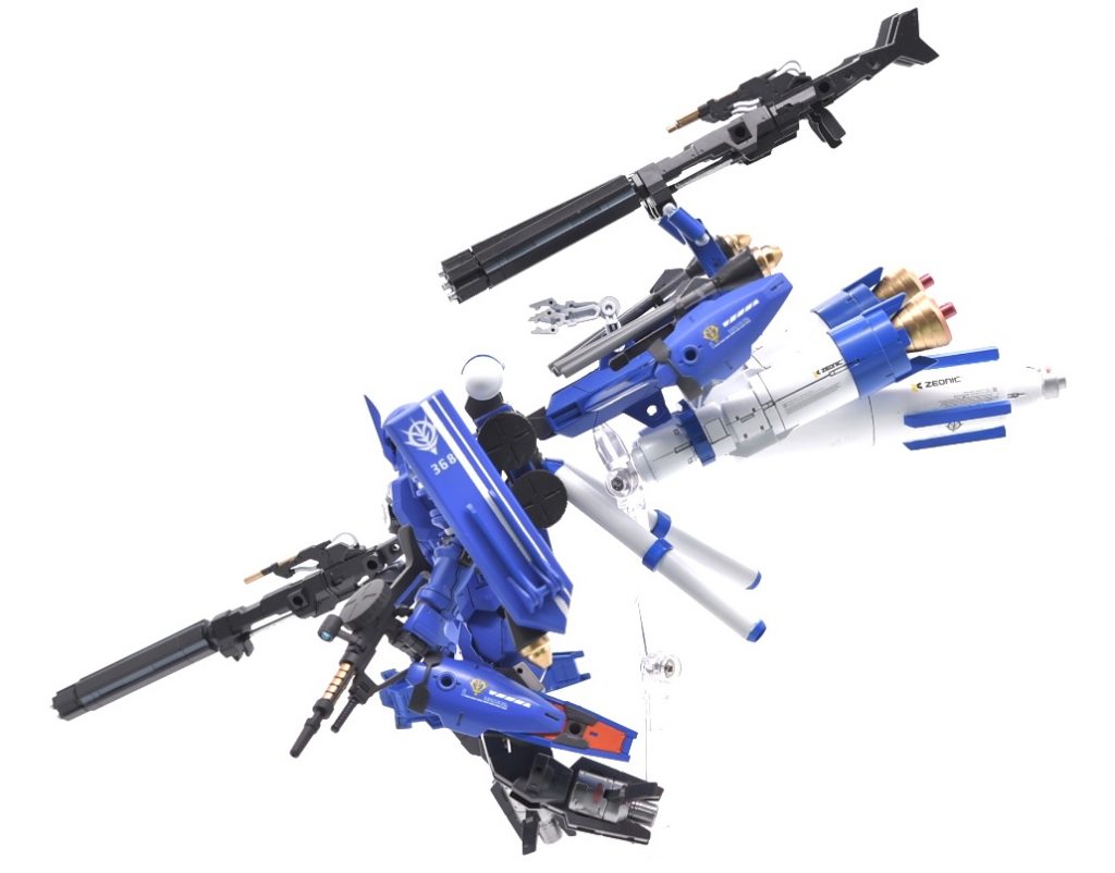30MM武器セットのライフルのストック部分をプラ板自作パーツをレジン複製して置き換えています。パンツァーファウストの弾頭部、ザクマシンガンの弾倉もレジン複製して装備させています。