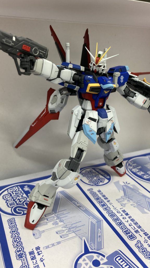 ライフルのパーツが紛失したので照準部分がありません。なのでミサイルを切断して空洞部分に入れました。