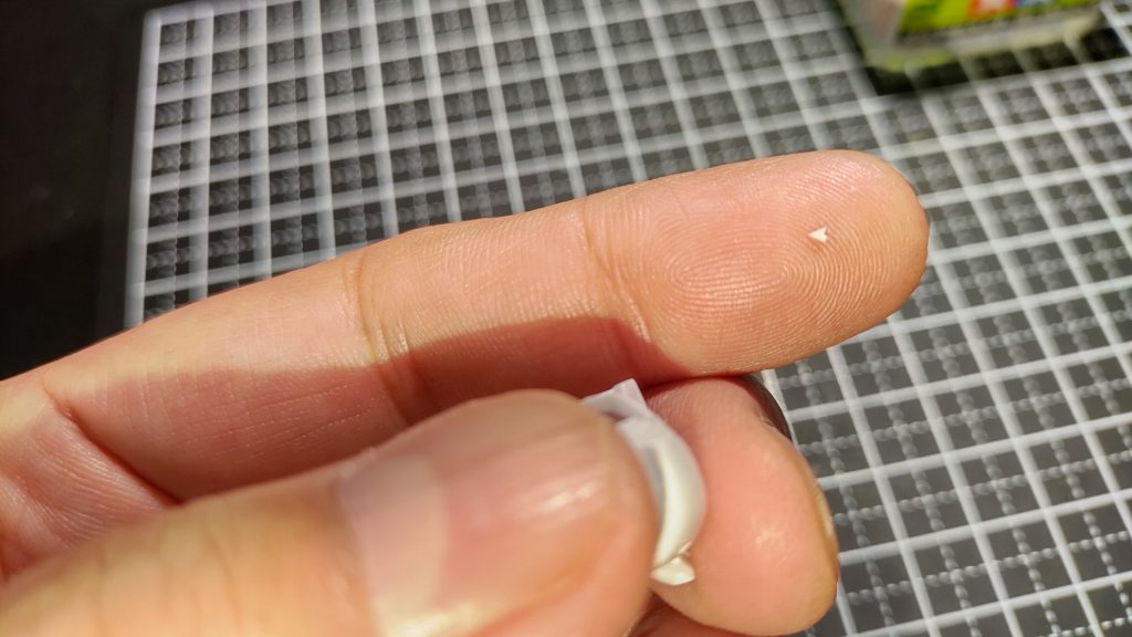 頬横エアインテークのフィンの作り直し