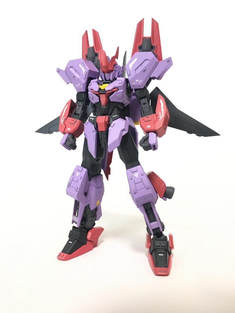 ちょっとだけオラ設定実戦で使用されなくなった百式が闇市場に流れ、オーナーとなった宇宙海賊マッシュ・ライブラが独自に改造を施した機体。バックパックと両足ブースターの増設により従来の百式よりも機動性を高められた。角状のアンテナと紫色のボディカラーから、紫鬼-パープルオーガ-として他の宇宙海賊から恐れられたという。