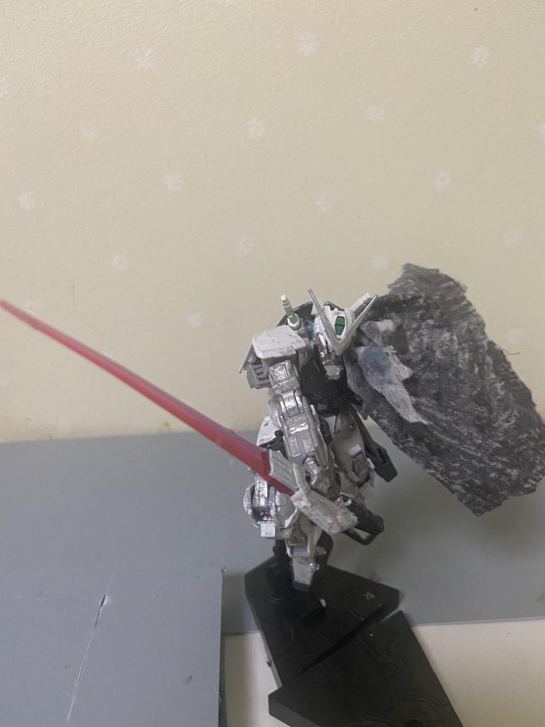 ビームソードパイルバンカーを失った分の戦力を補うために新たに入手した武装、通常のビームサーベルより威力が高く片手でも難なく扱える。