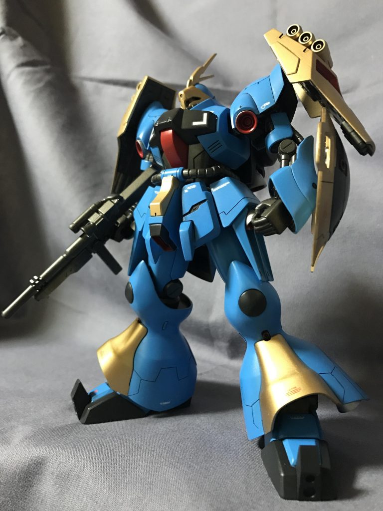 このキットもかなり昔のキットですが、手足、頭のバランスとかはデザイン的にかなり「今風」と言って良いのではないかと思うほど好キットです♪まぁ、今じゃ売ってませんが💦