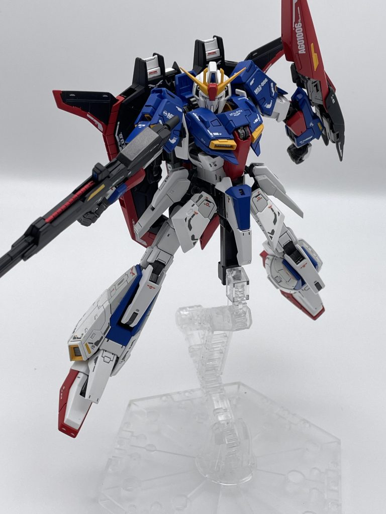 普通のガンプラと構造違うので、ポージングも一苦労です｡ﾟ(ﾟ´Д｀ﾟ)ﾟ｡