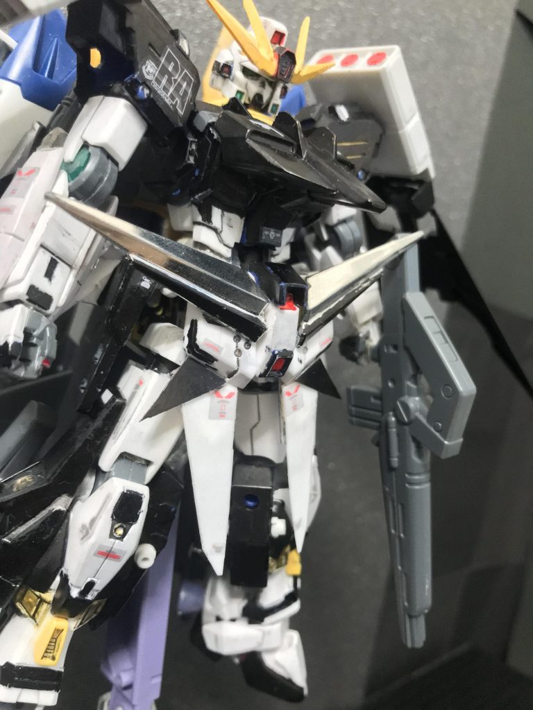 目つき悪!この機体撮影時によって目つきを変えることができると言う特殊な改造を施しております!(毎回調整するだけ)