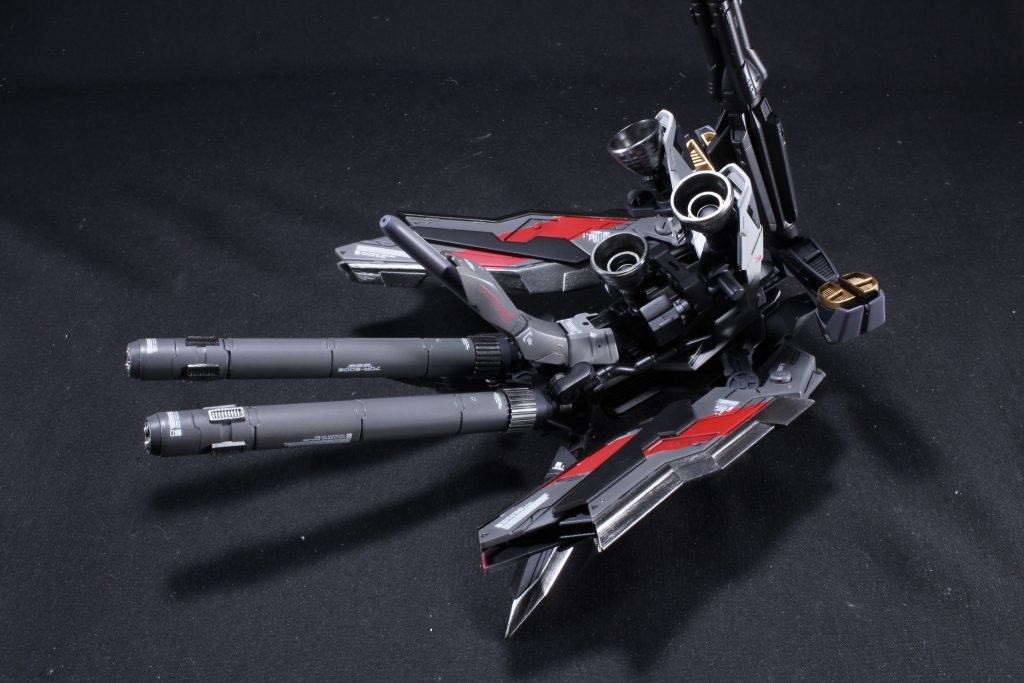 畳むと赤いラインが繋がるようにマスクしました(。•̀㉨-)و ✧