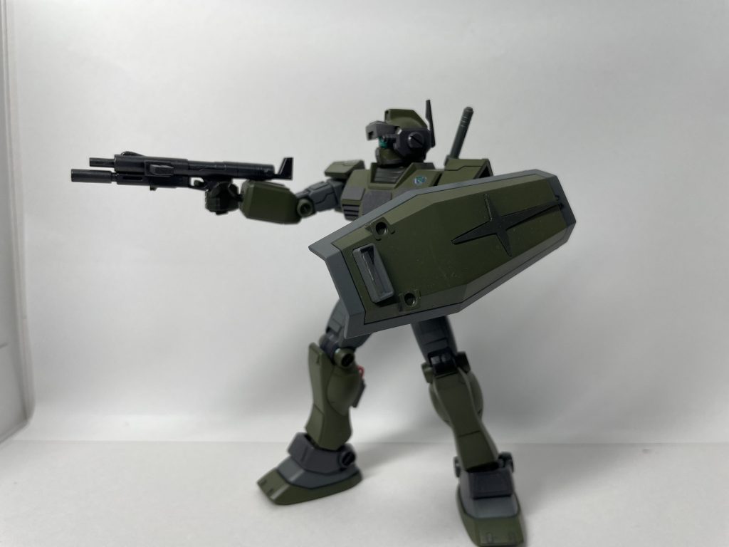 武装はジム寒冷地仕様から。ジムは安いしバリエーションも沢山あるからいじってて楽しいですね。最近は手に入らなくなっちゃったけど( ; ; )