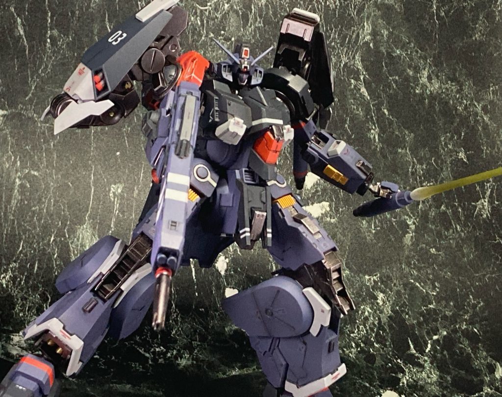 ハイパービームサーベルは持ち手とサーベルの柄に磁石を仕込んで持たせています。