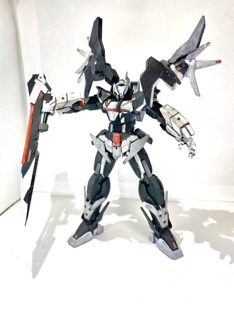 専用兵装   アタッシュカリバーカスタム仮面ライダーゼロワンの武器であるアタッシュカリバーをアークスカイ用に最適化したものでありプログライズキー装填機構はオミットされている。