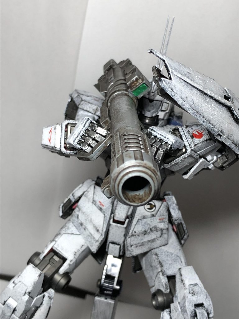 バズーカを構えたショットです。迫力が出てると思います。