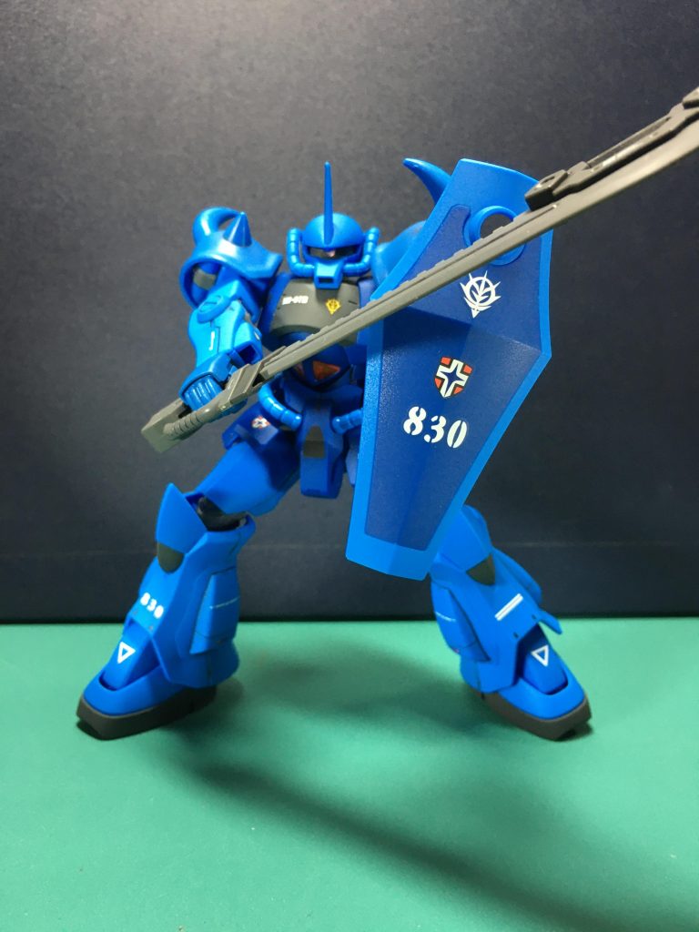 システムウェポン004の大型ヒート・ソードも似合います。「コロニーの落ちた地で…」に登場する荒野の迅雷ことヴィッシュ・ドナヒュー機っぽくていいな。