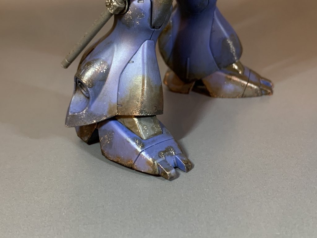 ガンダムマーカーリアルタッチペンを塗ってサビ表現としました。