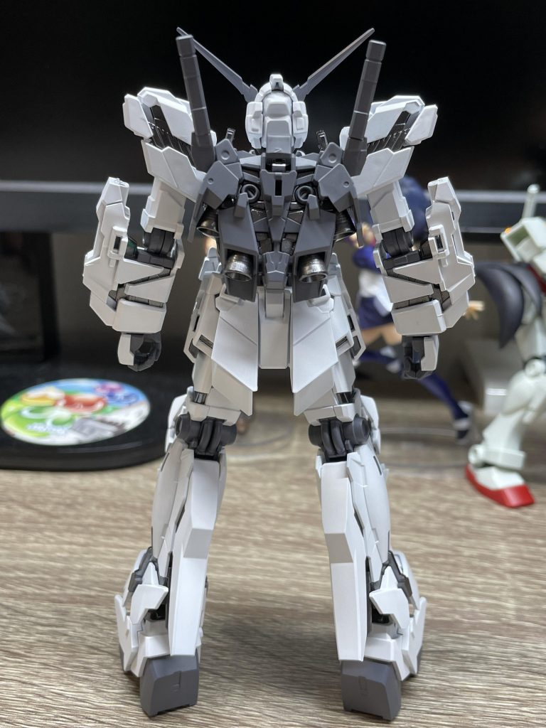 インテリ系ユニコーン–3枚目/制作者：たいかま