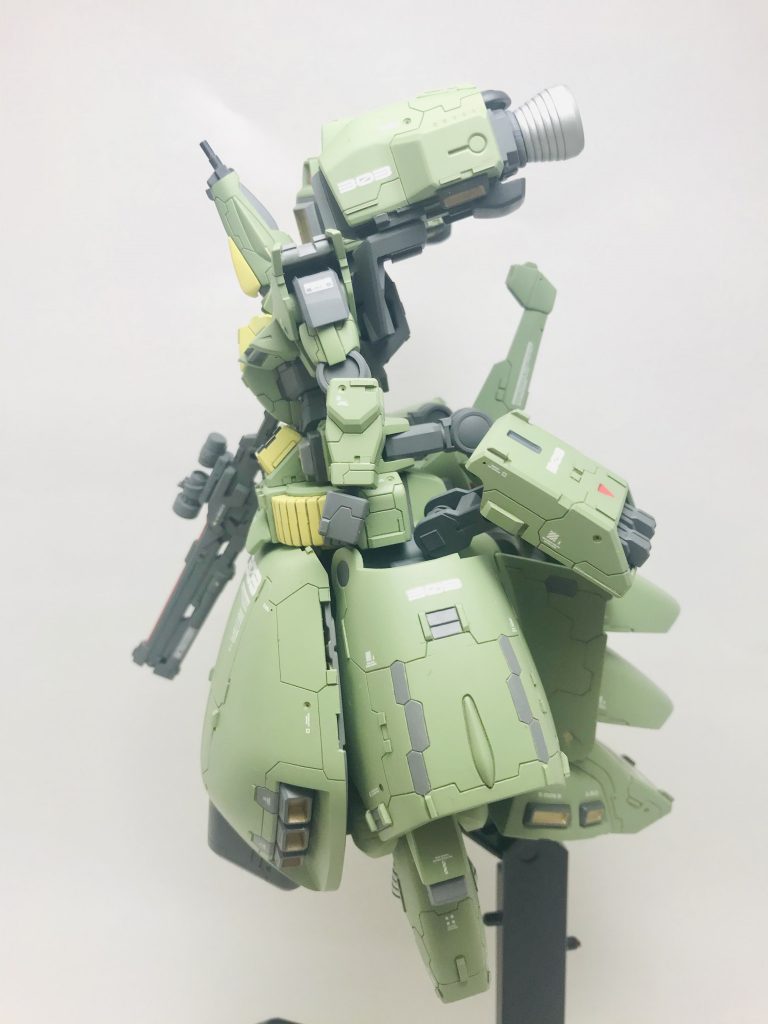 たまには真横から。手前味噌ですが独特の面白いシルエットになったかなぁと思います。