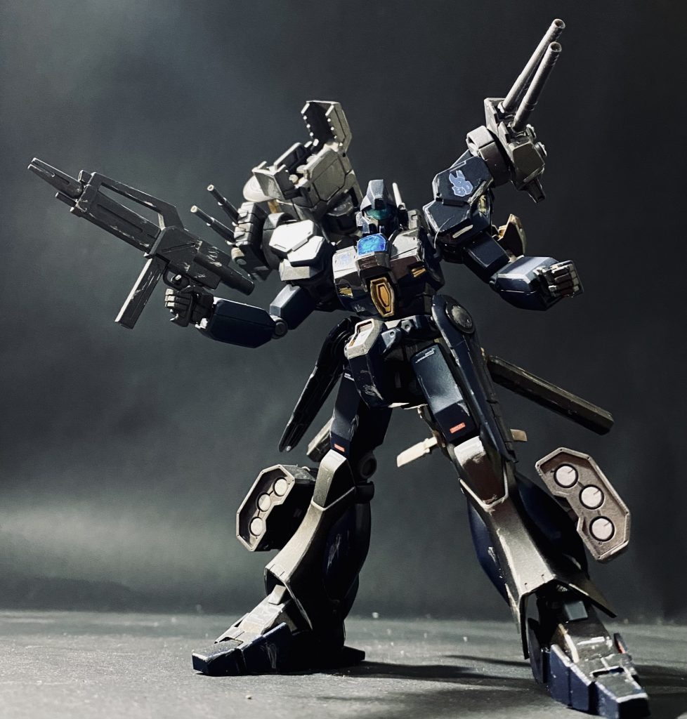 宇宙戦よりも地上型の武装ですがブースターは宇宙型とギャップ機体ですね😁
