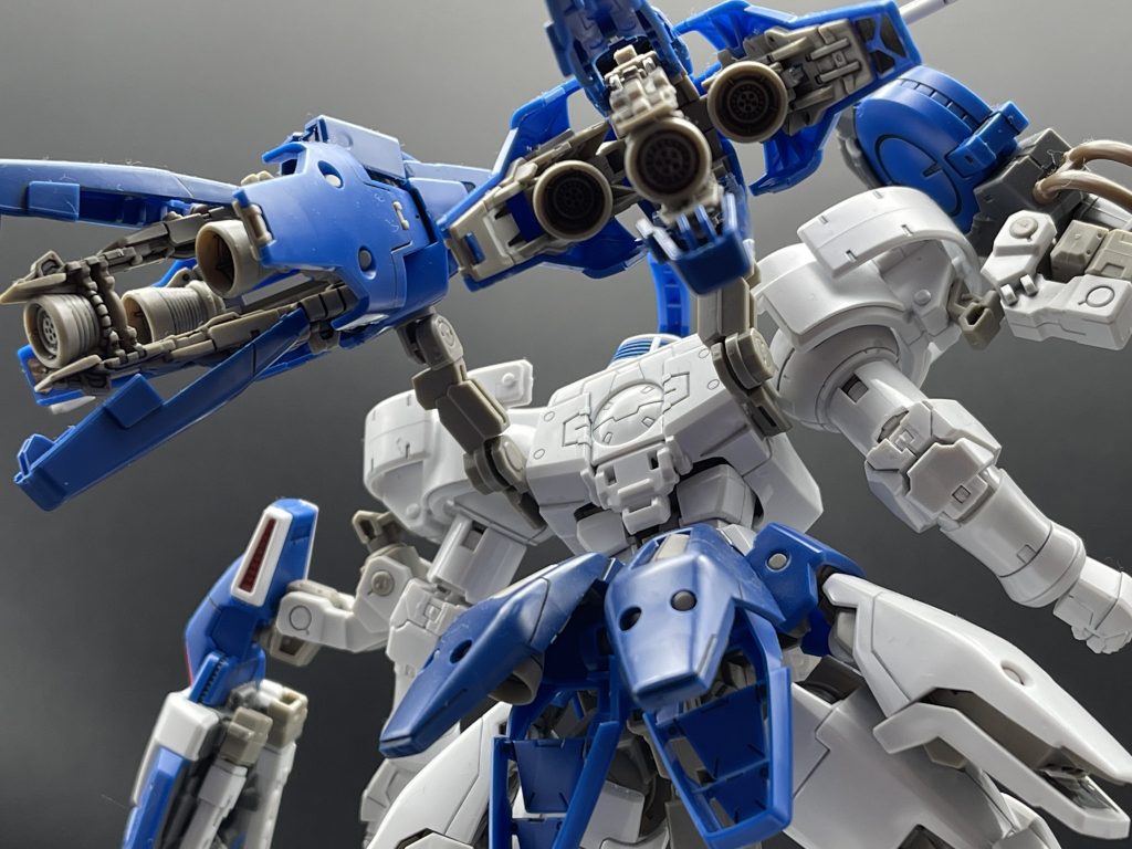 背中側から1枚(あゝ、バーニア…カッコいい…)