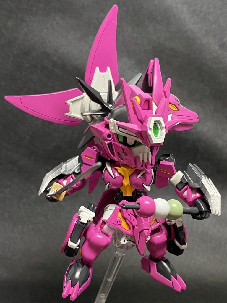 お気に入りの三色団子爆弾はダイソーの手芸ビーズを塗装。