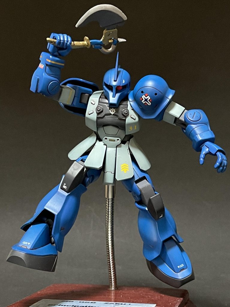 カラーレシピ:立ち上げ、関節部、武器:メカサフヘビー本体1:GXスージーブルー本体2:ライトブルー胸、膝、靴:ミッドナイトブルーその他細部:GXブルーゴールド、ホワイトシルバー、蛍光ピンク仕上げ:スーパークリアーIIIつや消しデカール:ガンダムデカール MSジオン① サンダーボルト汎用