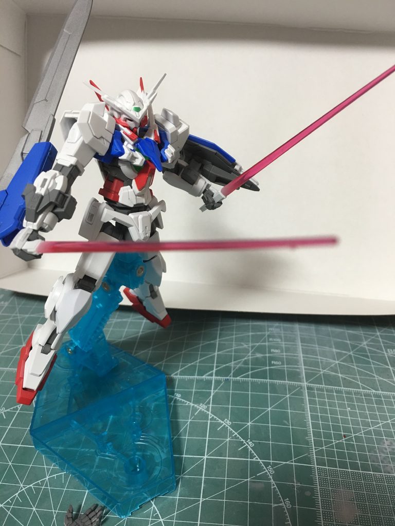 ビームサーベル、武装に載せるの忘れてました。すみません