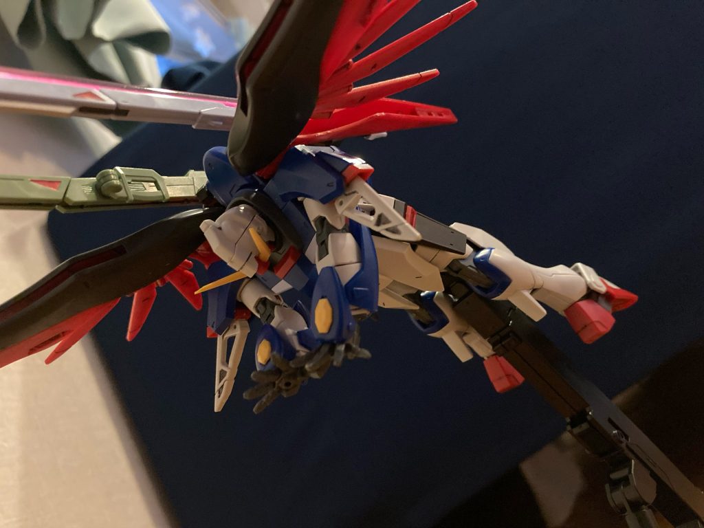 下から見るとこんな感じ。この形態でもパルマフォキーア掌部ビーム法を発射可能です。というか、アームが二本とも解放されてるから通常兵器も扱えるな