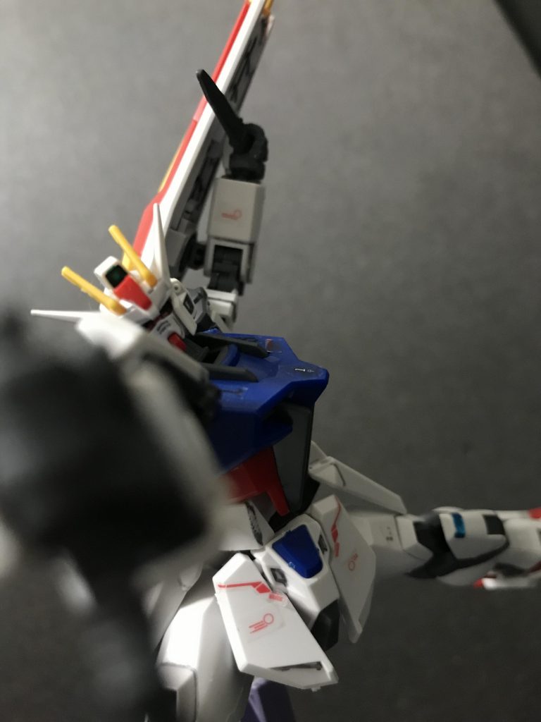 ナイフ(アーマーシュナイダー)でぶっ刺す!(言い方)