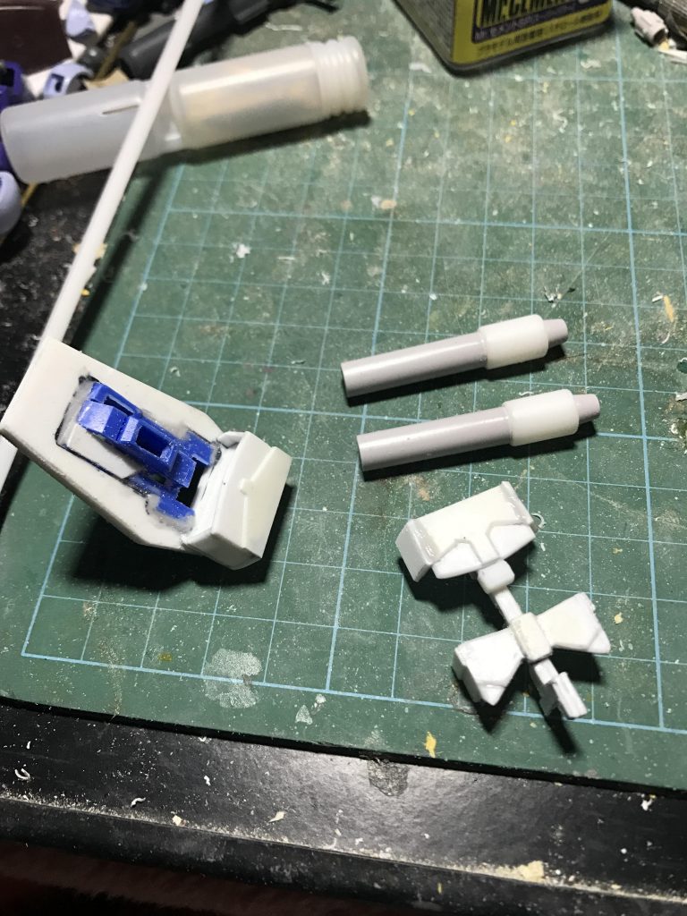 ダブルビームキャノンのラックはプラ板っプラパイプなどから作りました。