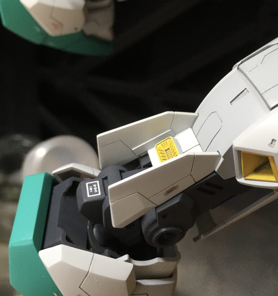 このパーツの裏にもディテール入れてます。1番難しかったかもです。