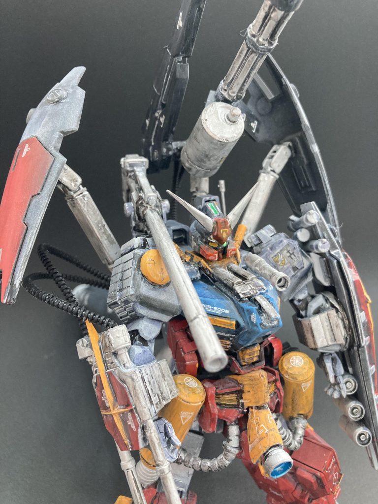 パーフェクトガンダムを製作したくて高価になった旧キットではなく、ヘイズル機に色んなパーツをミキシングして製作してみました。
