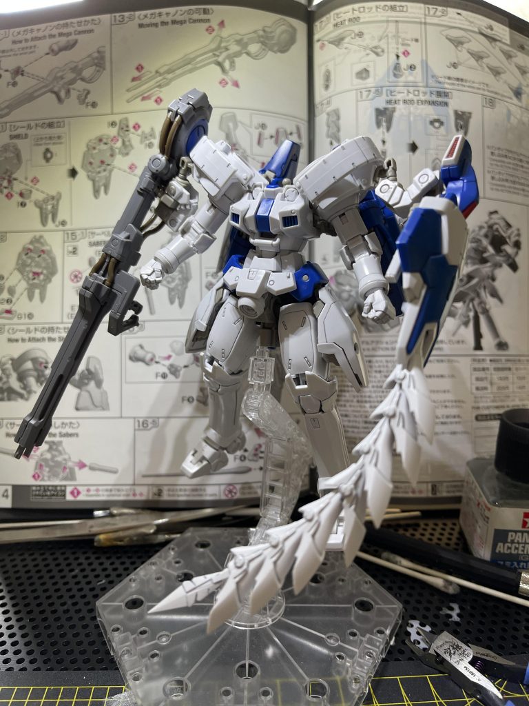 個人的に頭は最後に組み立てます。他のモデラーさんはいかがでしょうか?組み立てる順番決まってますか?よかったらコメント欄で皆さんのルーティンを教えてください。そして次はウイングガンダムゼロEWを制作予定です。