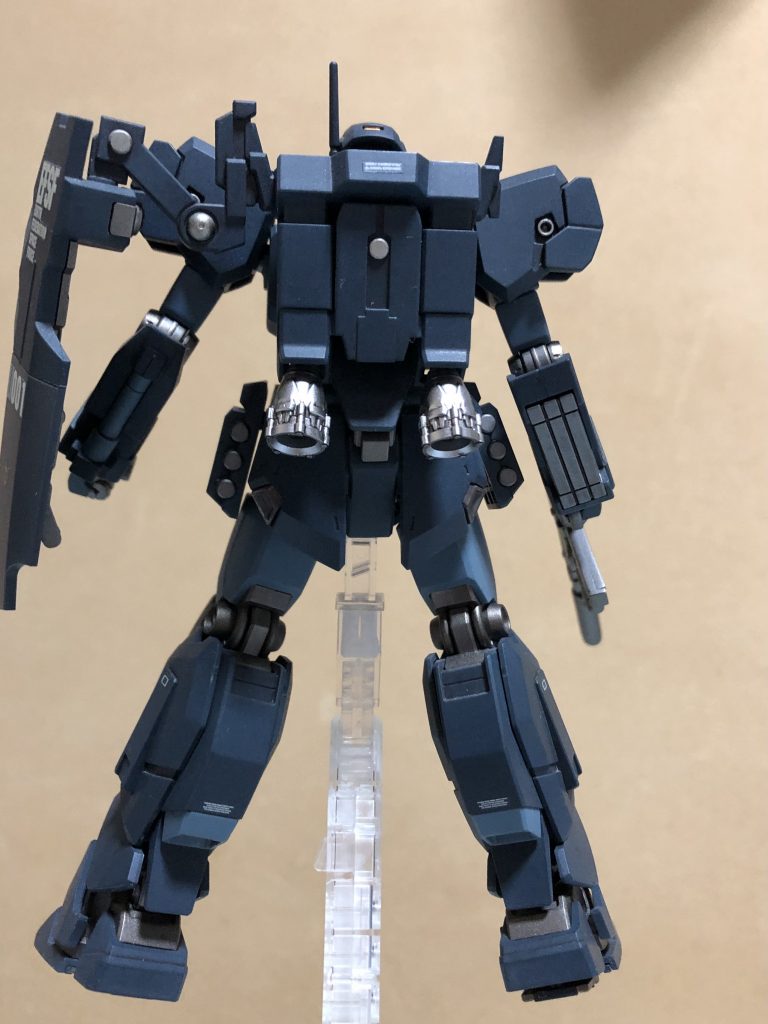 バーニアだけビルダーパーツに交換、武器、関節ホワイトだけ塗ってつや消しを吹いた簡単仕上げです。