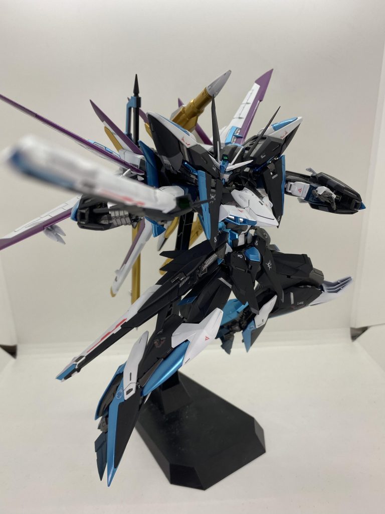 せっかくなのでストライカーも装備。似合いそうなオオトリを装備しました