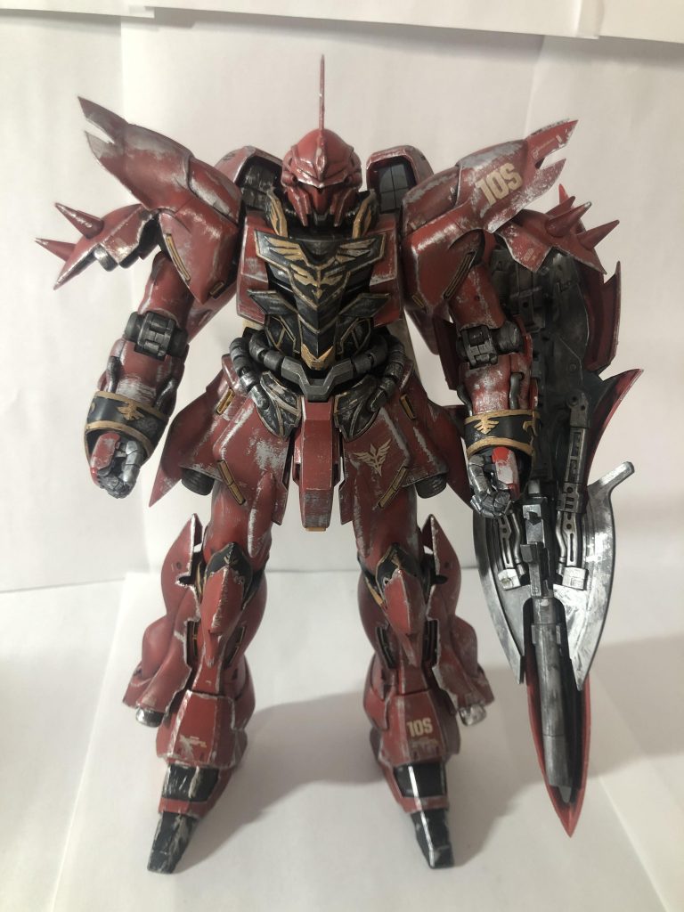 正面のショットです。何故かビームアックスが出っ放しですね。