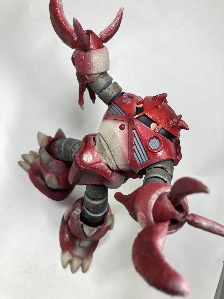 クロー部分はカニに倣って1本だけ巨大化、残り2本は少し大きくしてあります構造的にはたぶん弱体化してます(笑)