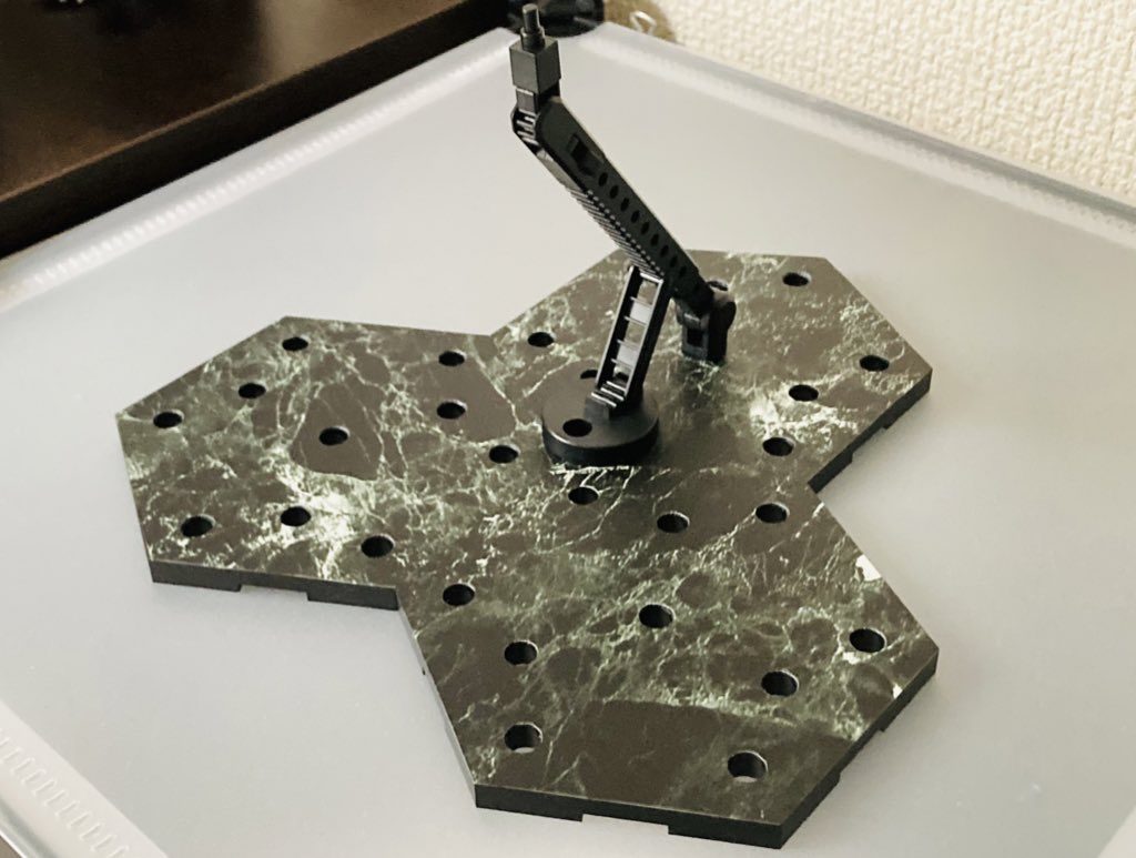 撮影ブースとスタンドを導入しました。全部ダ◯ソーで揃う撮影ブース、かなりよかったです笑