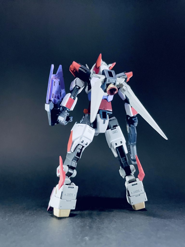 アーマーとのドッキング時にコアガンの足が目立つので、ドッキング時は追加バーニアに見えるようにしました。