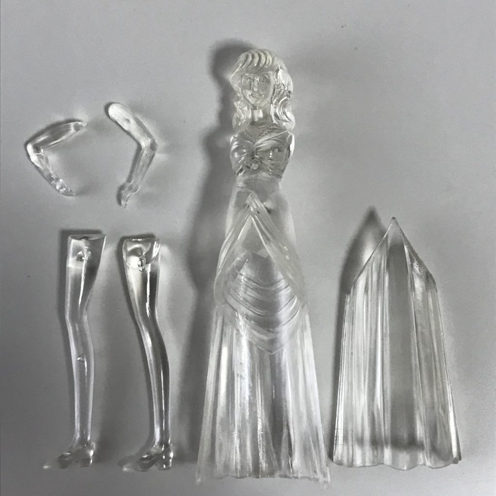 元はこれです。光学迷彩のようで、パーティングラインを消すのも目がチカチカします(^^;