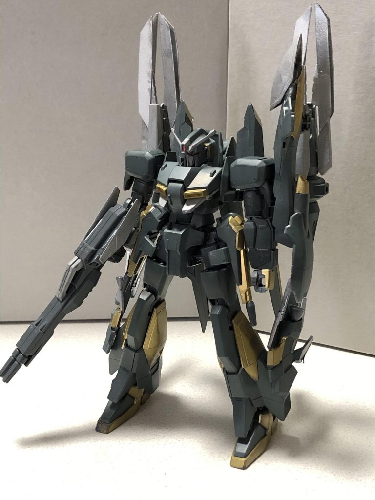 ゼータプラスをベースに作りました。大型ファンネルなど装備を特徴的な形になるようにいじってみました。