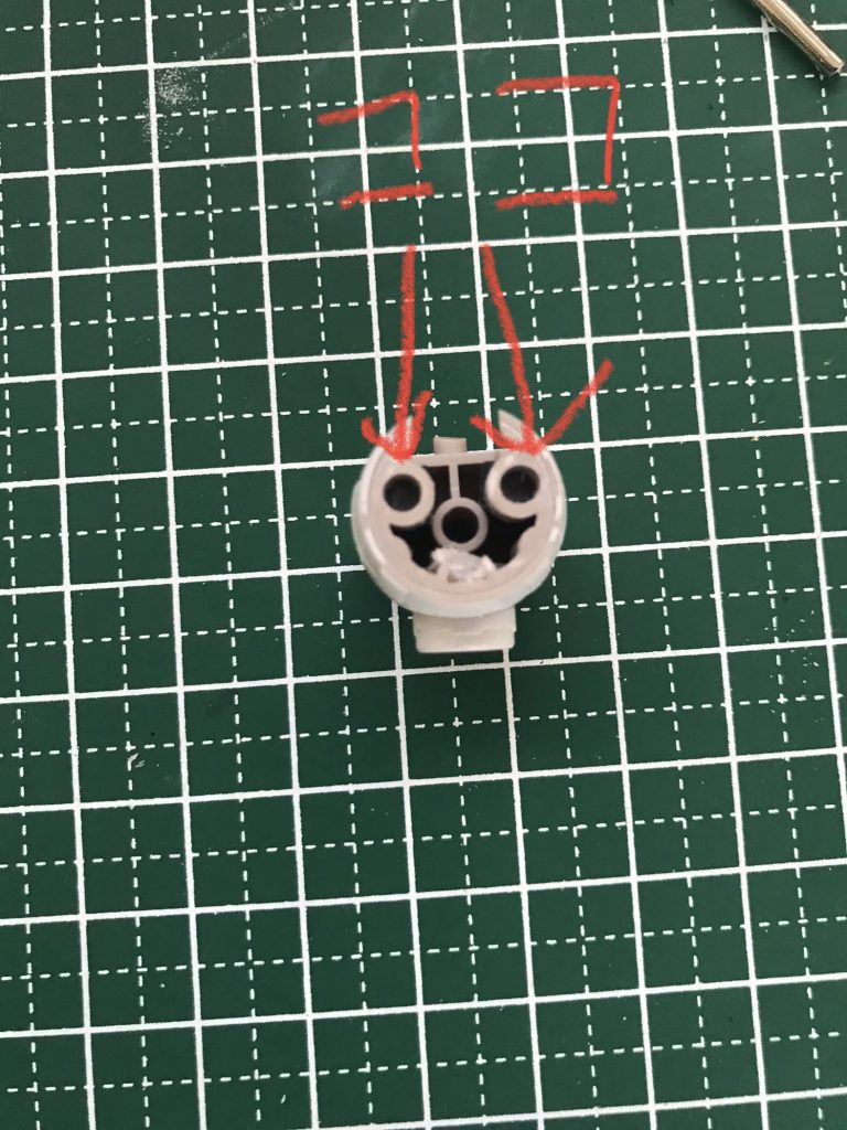 背中のドライヴを取り払うと最近の2つ穴バックパックがつかえる穴がでてきます。ただちょっとキツかったので調整が必要かも?ここまで見てくださりありがとうございました