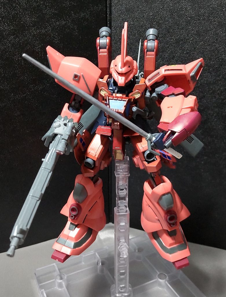 当然ですが、ヒートサーベルは脱着可能なので、手持ちの武器としても使用可のです。以降ポーズ集