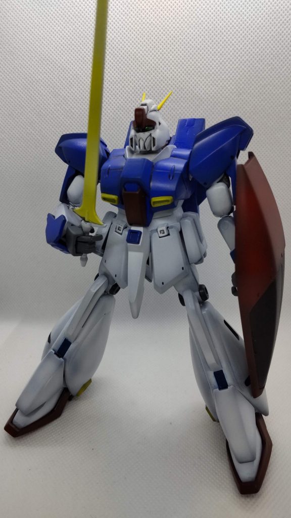 ビームサーベルが本当にサーベルっぽい作りでなかなかカッコいいです。