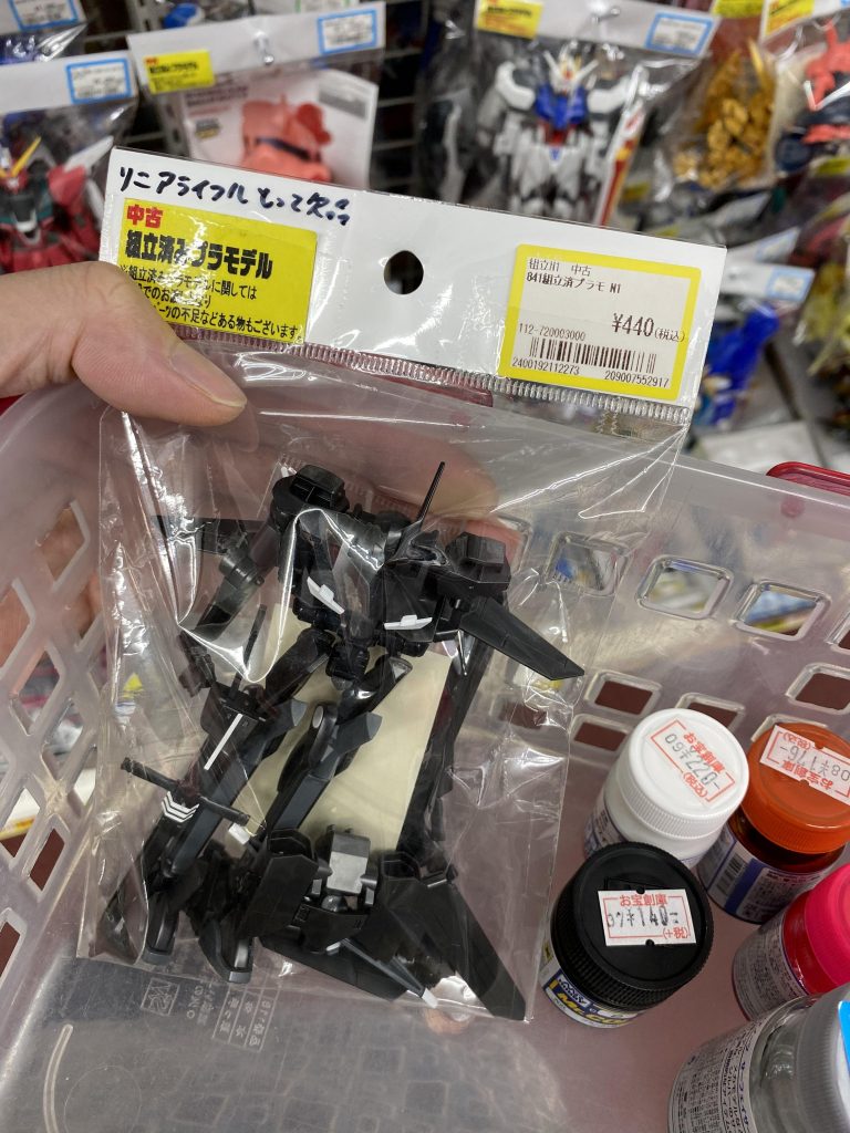 キットはこの完成品を拝借致しました〜!製作者さんありがとう!!GNフラッグにリニアライフル必要ありませんからね〜1店舗目で見つけたので蟹座の私でもセンチメンタリズムな運命を感じずにはいられませんでした〜